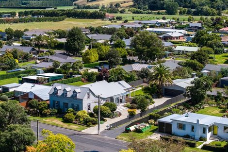 Photo of property in 12 Beaumaris Street, Outram, 9019