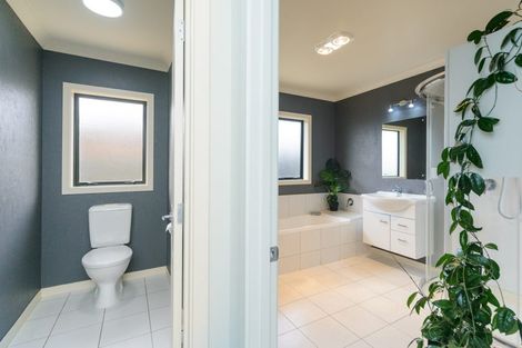 Photo of property in 46 Peter Hall Drive, Kelvin Grove, Palmerston North, 4414