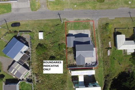 Photo of property in 35 Marine Parade South, Foxton Beach, Foxton, 4815