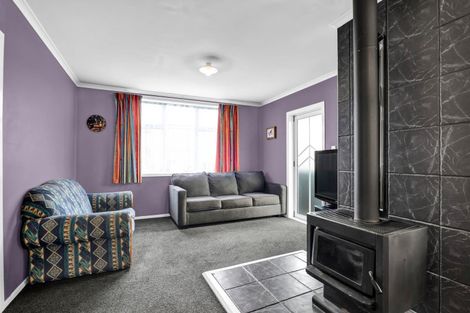 Photo of property in 80 Railway Street, Eltham, 4322