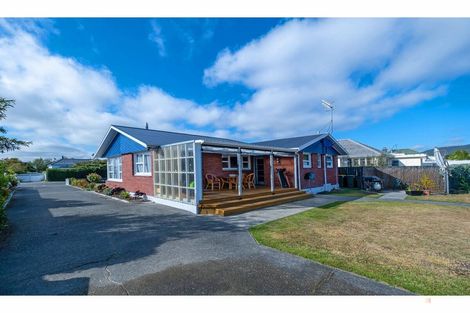 Photo of property in 24 Rhodes Street, Waimate, 7924