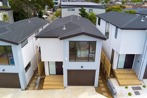 Photo of property in 6 Palmer Avenue, Glen Eden, Auckland, 0602