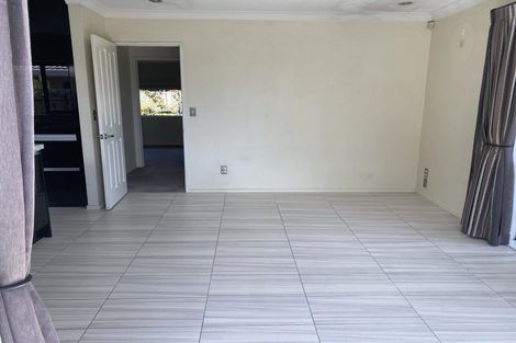 Photo of property in 16 Fremantle Place, Pakuranga Heights, Auckland, 2010