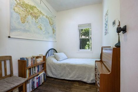 Photo of property in 37 Glenesk Road, Piha, New Lynn, 0772