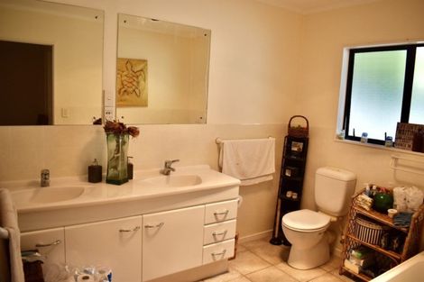 Photo of property in 12 Renata Road, Otaki, 5512