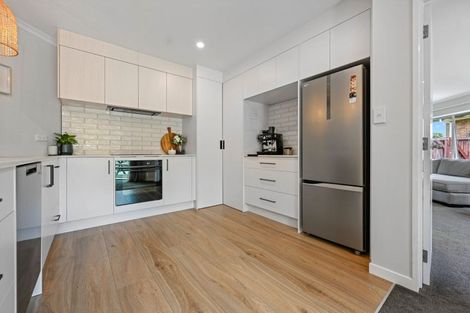 Photo of property in 17 Westview Place, Western Heights, Hamilton, 3200