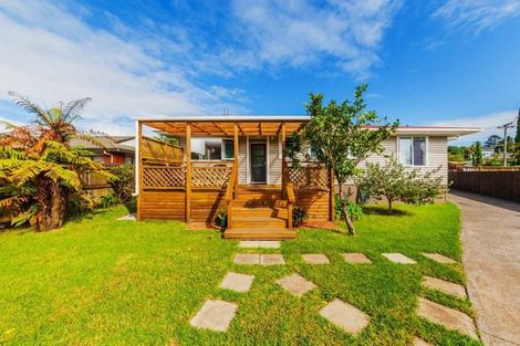 Photo of property in 19 Koru Street, Mangere Bridge, Auckland, 2022