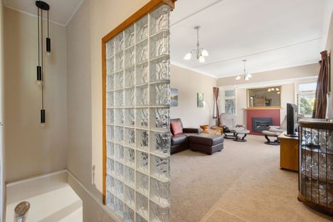 Photo of property in 103 Chaucer Road North, Hospital Hill, Napier, 4110