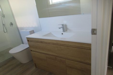 Photo of property in 2 Nikau Street, New Lynn, Auckland, 0600