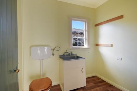 Photo of property in 37 Totara Street, Ravensbourne, Dunedin, 9022