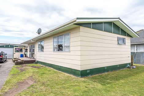 Photo of property in 39 Tongariro Street, Castlecliff, Whanganui, 4501