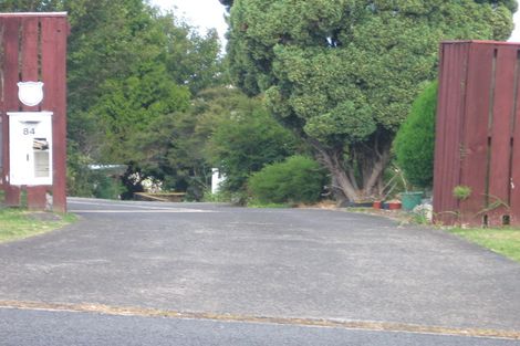 Photo of property in 1/84 Manuka Road, Glenfield, Auckland, 0629