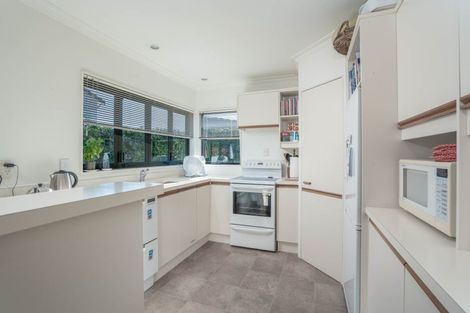 Photo of property in 10 Haines Grove, Rainbow Point, Taupo, 3330