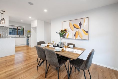 Photo of property in 2/322 Te Atatu Road, Te Atatu South, Auckland, 0610