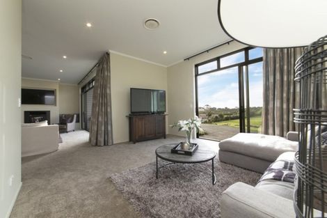 Photo of property in 265 Old North Road, Kumeu, 0892