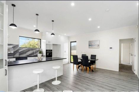 Photo of property in 6a Terra Nova Street, Glen Eden, Auckland, 0602