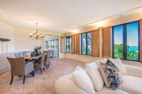 Photo of property in 2 Old Lake Road, Narrow Neck, Auckland, 0624