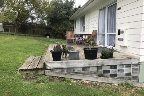 Photo of property in 8 Hawke Place, Pukekohe, 2120