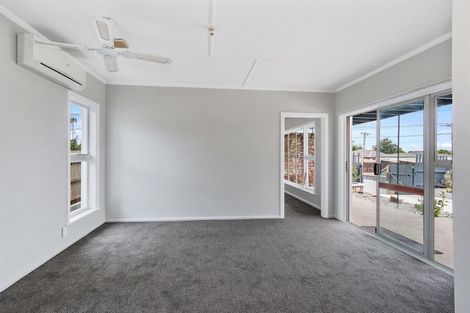 Photo of property in 31 Shortland Street, Wainoni, Christchurch, 8061