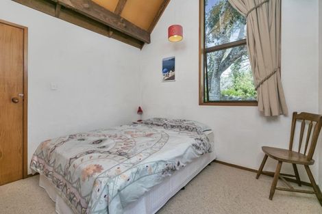 Photo of property in 25 Jacaranda Avenue, Beach Haven, Auckland, 0626