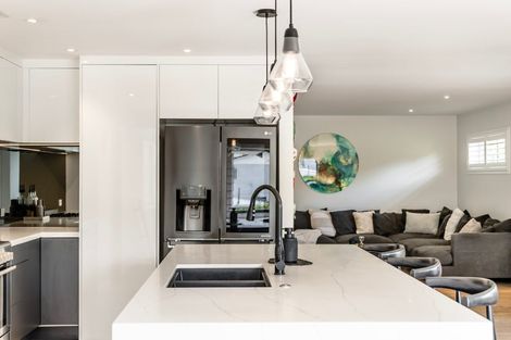 Photo of property in 16 Rewi Street, Torbay, Auckland, 0630