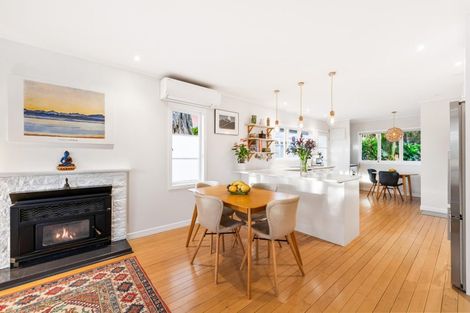 Photo of property in 9 Devon Street, Te Atatu South, Auckland, 0610