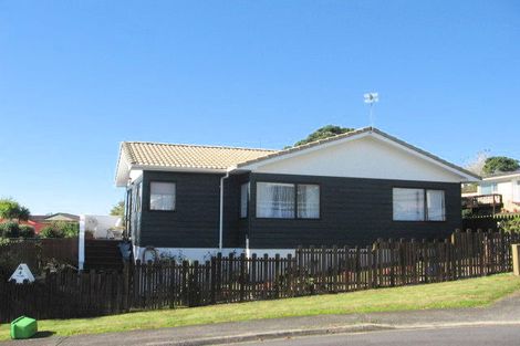 Photo of property in 4 Clunie Place, Highland Park, Auckland, 2010