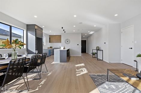 Photo of property in 63 Nobilo Road, Kumeu, 0810