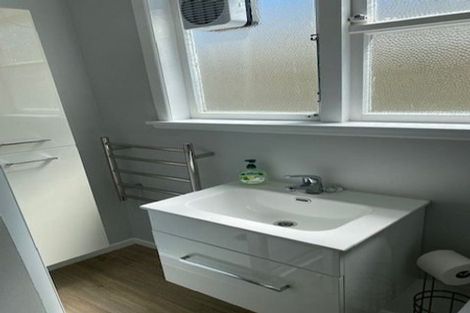 Photo of property in 32 Monaghan Avenue, Karori, Wellington, 6012