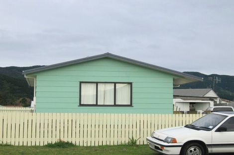 Photo of property in 8 Spackman Crescent, Paraparaumu, 5032