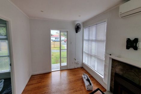 Photo of property in 121 Centreway Road, Orewa, 0931