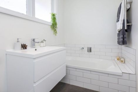 Photo of property in 30a Exchange Street, Ebdentown, Upper Hutt, 5018