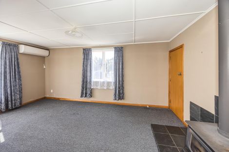Photo of property in 1 Roach Street, Holmes Hill, Oamaru, 9401