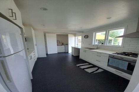 Photo of property in 20 Tamariki Avenue, Kelston, Auckland, 0602