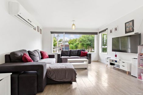 Photo of property in 38 Sylvan Crescent, Te Atatu South, Auckland, 0610