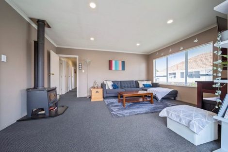 Photo of property in 50 Lismore Street, Merrilands, New Plymouth, 4312