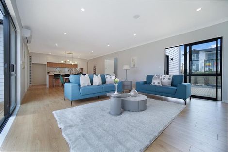 Photo of property in 16 Lumber Rise, Swanson, Auckland, 0614