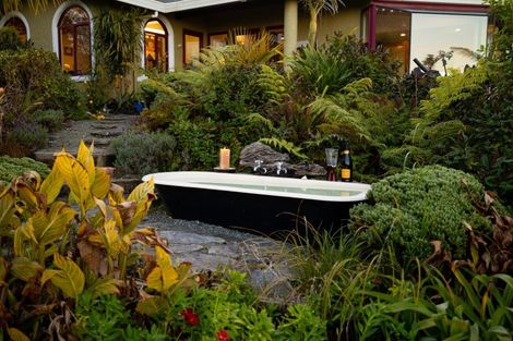 Photo of property in 335 Patons Rock Road, Puramahoi, Takaka, 7182