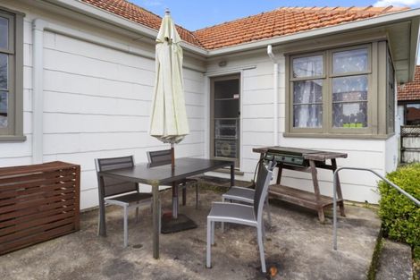 Photo of property in 99 Fairfield Road, Fairfield, Hamilton, 3214