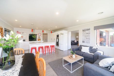 Photo of property in 18 Daniel Place, Kelvin Grove, Palmerston North, 4414