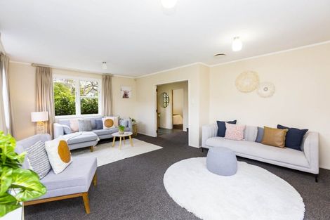 Photo of property in 1 Deller Grove, Silverstream, Upper Hutt, 5019
