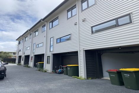 Photo of property in 2c Fowler Street, Northcote, Auckland, 0627