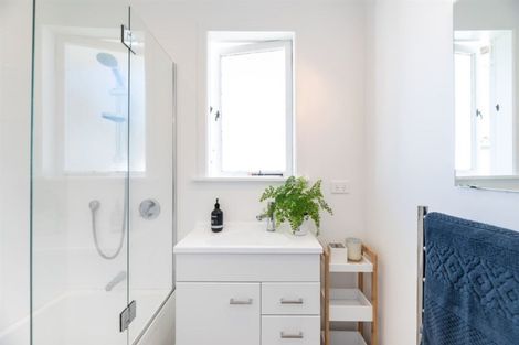 Photo of property in 1/22 Seine Road, Forrest Hill, Auckland, 0620