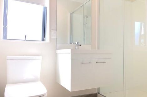 Photo of property in 60d Seymour Road, Sunnyvale, Auckland, 0612