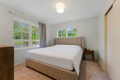 Photo of property in 2/220 East Coast Road, Forrest Hill, Auckland, 0620