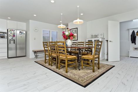 Photo of property in 52a Matipo Road, Mairangi Bay, Auckland, 0630