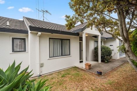 Photo of property in 16 Pampas Grove, Welcome Bay, Tauranga, 3112