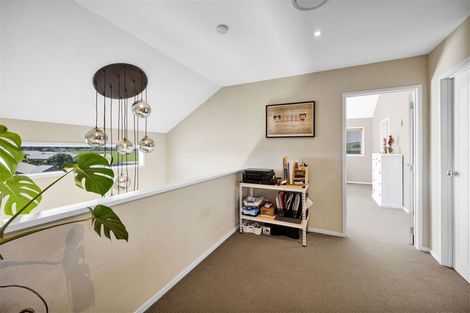 Photo of property in 10 Sampson Avenue, Waiwhakaiho, New Plymouth, 4312