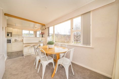 Photo of property in 4a Dowling Grove, Silverstream, Upper Hutt, 5019