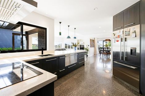 Photo of property in 20 Renoir Street, West Harbour, Auckland, 0618